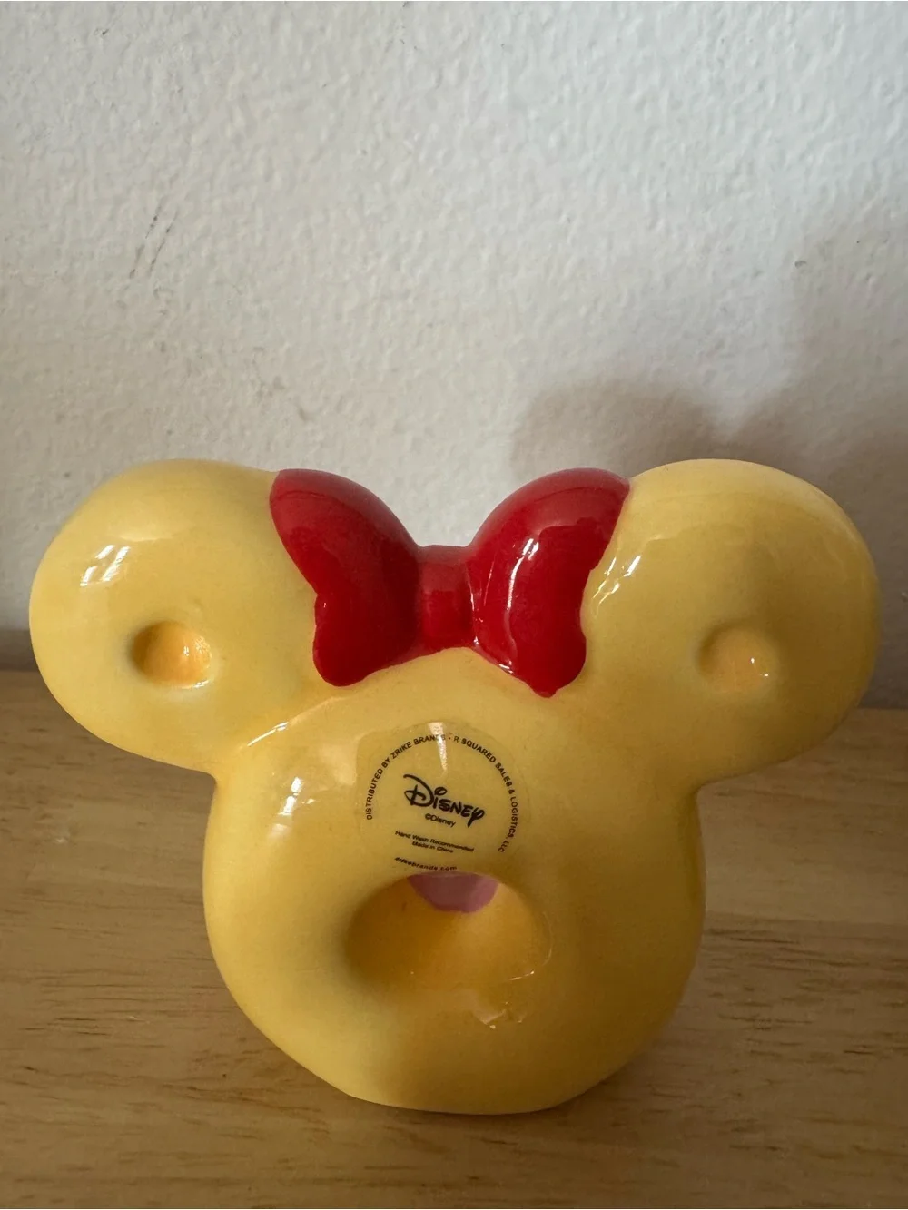 Mickey and Minnie Mouse donut salt and pepper shakers.